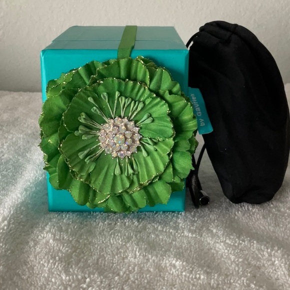 🦚TIEKS GREEN FLOWER AND BAG🦚 - Picture 13 of 13